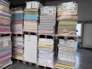 Carbonless paper